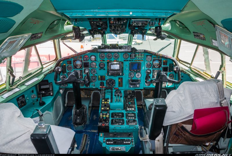 Ту-154м кабина пилотов