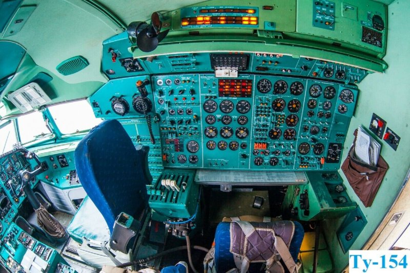 Ту-154м кабина пилотов
