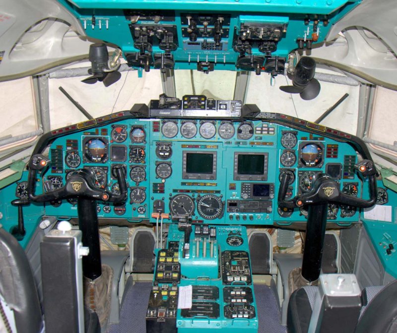 Ту 154 кабина пилотов