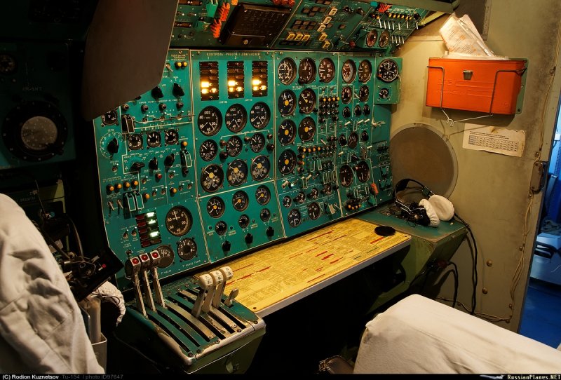 Ту-154 б панель бортинженера