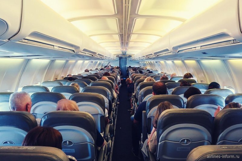Салон самолета Боинг 737