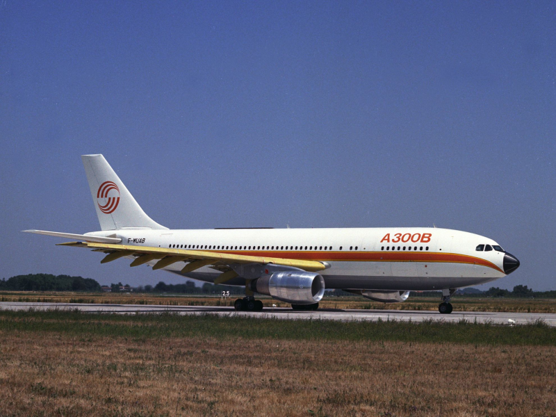 Самолет Аэробус 300