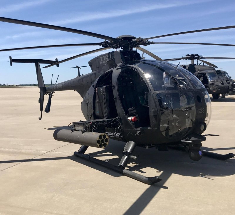Вертолет MH-6 little Bird