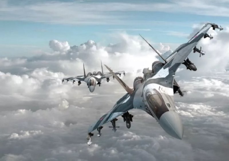 Военный самолет в воздухе