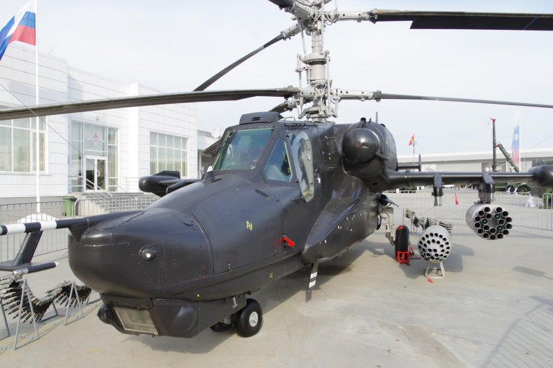 Вертолёт ка-50 чёрная акула и вертолёт ка-52 Аллигатор