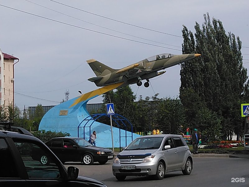 Памятник самолету л 39 Барнаула