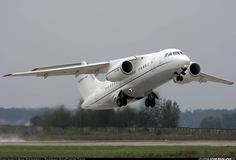 Самолет АН 148 100 Е