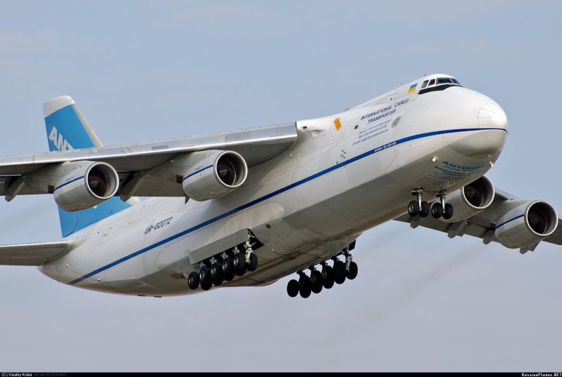 АН 124 Антонов Эйрлайнс