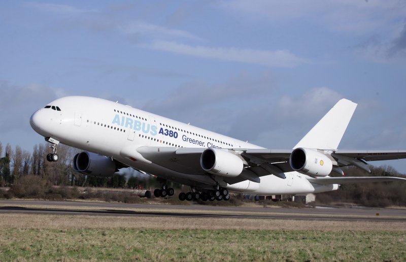АН 380
