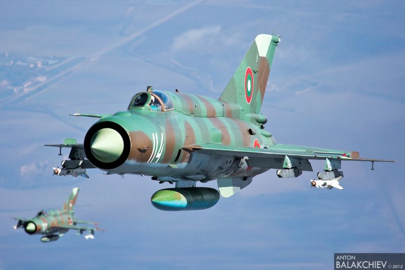 Самолет миг-21бис