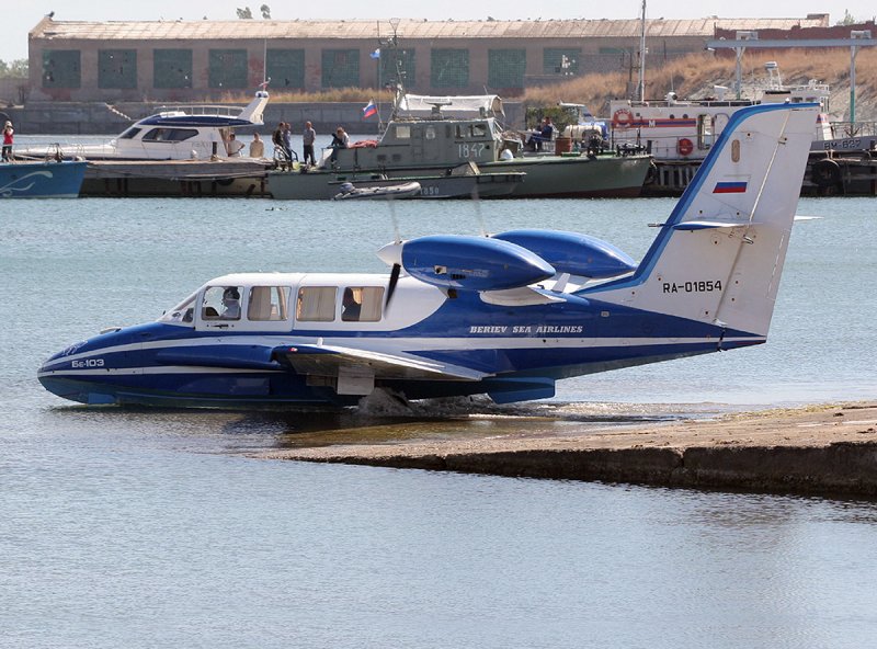 Бериев бе-103