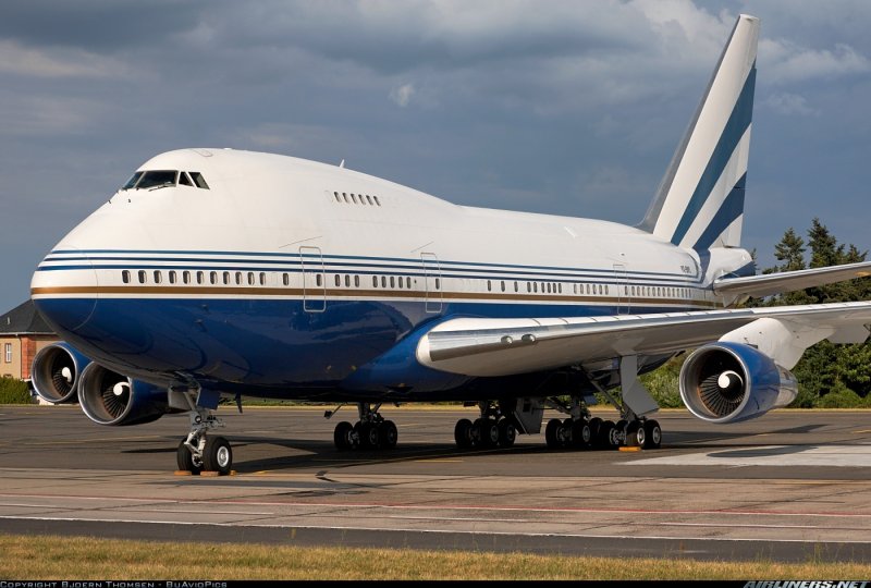 Боинг 747 джамбо
