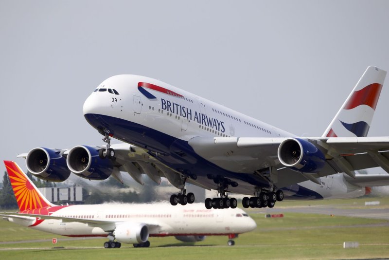Двухпалубный Airbus a380