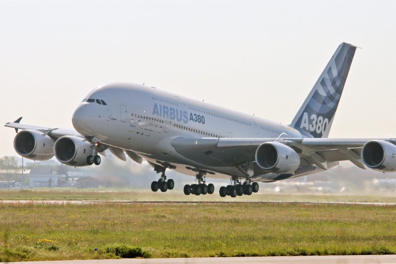 А380 841