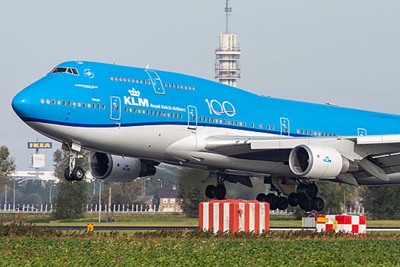 Боинг 747 джамбо