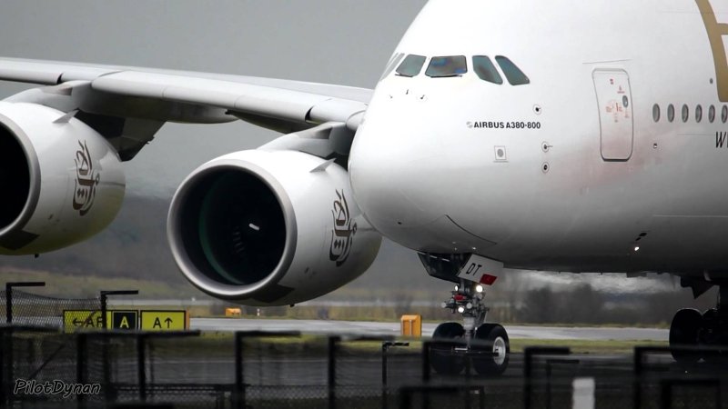 Airbus a380 super Jumbo