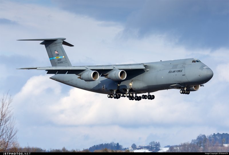 Lockheed c-5m Galaxy