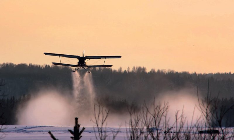 Самолёт АН-2 взлёт