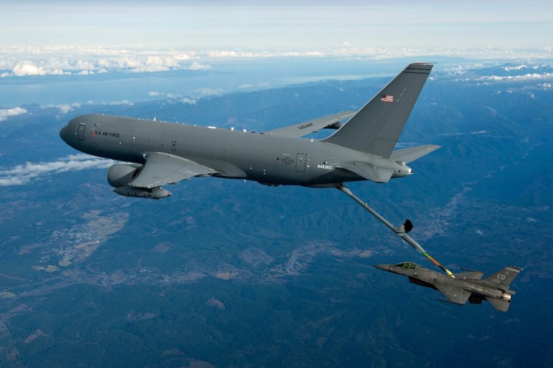 Самолет-заправщик Kc-46 Pegasus