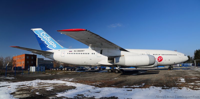 Самолет ил-86 в Толмачево