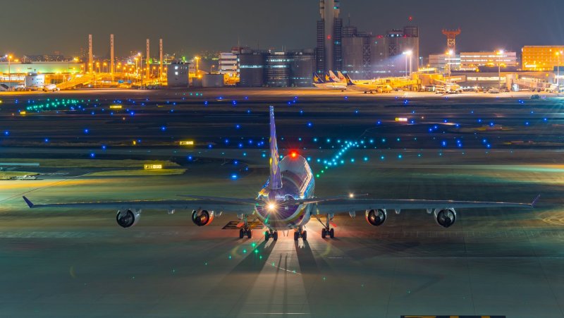 Боинг 747 ночью