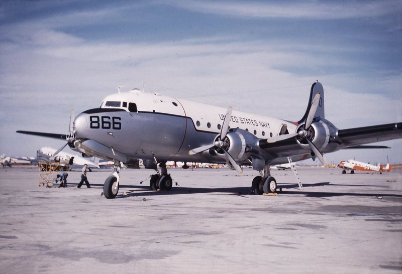Дуглас c-54 «Скаймастер»