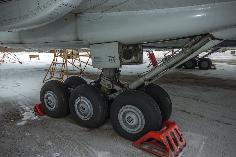 Ил-86 шасси