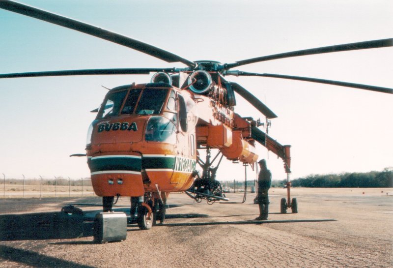 Вертолёт-кран Sikorsky s-64 Skycrane.