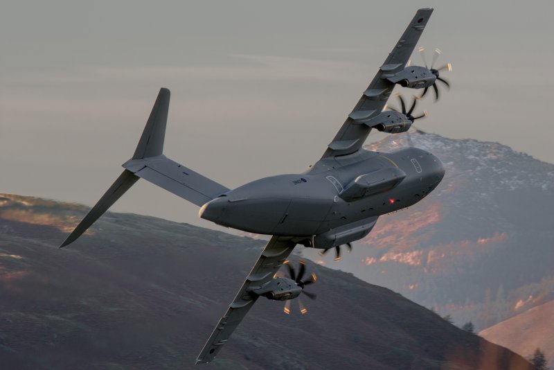 A400m самолет военно-транспортный