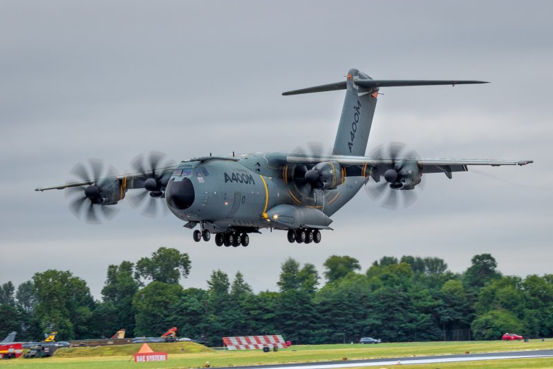 Airbus a400m-180