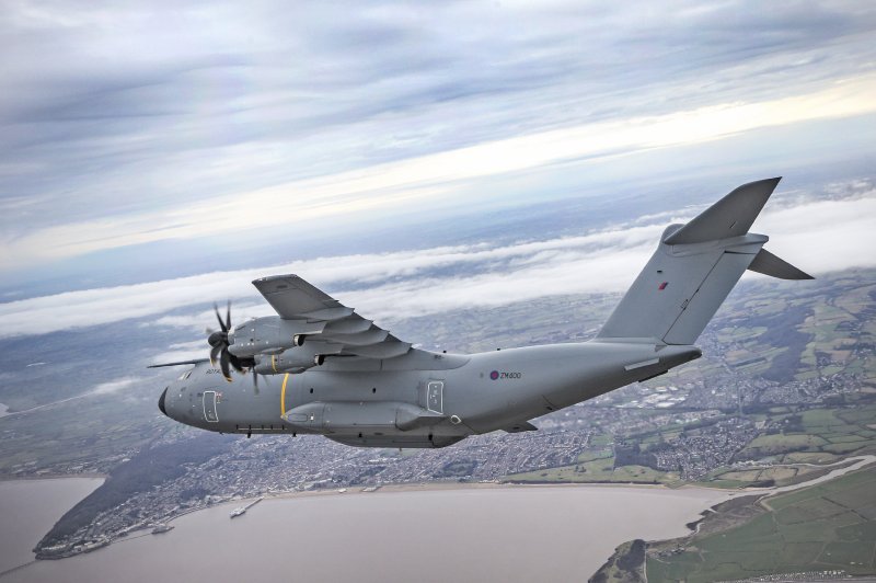 Airbus a400m вид сбоку