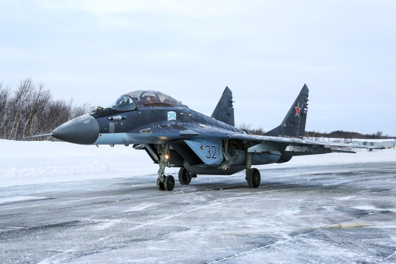 Палубный многоцелевой истребитель миг-29к / куб