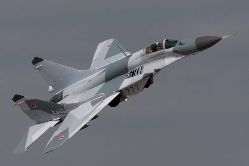 Многоцелевой фронтовой истребитель миг-29 смт