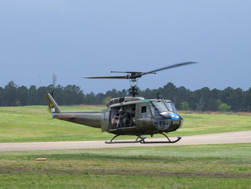 Uh 1 вертолет