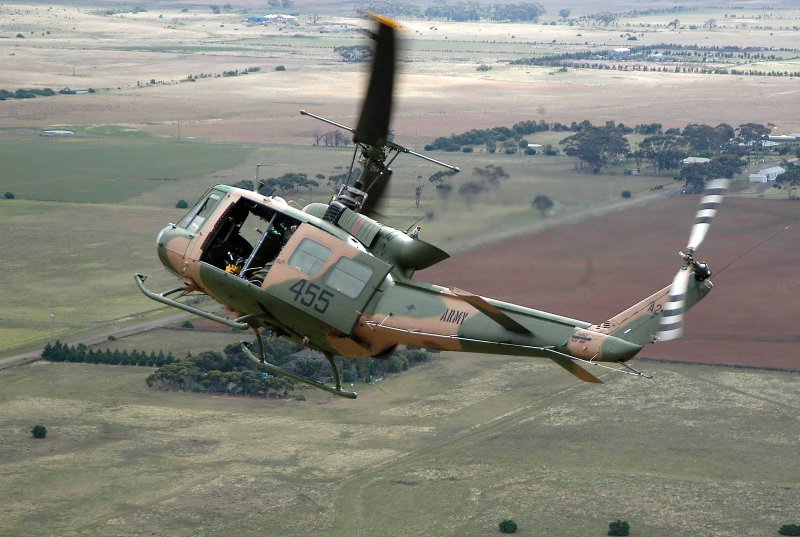 Вертолёт ирокез uh-1 1975