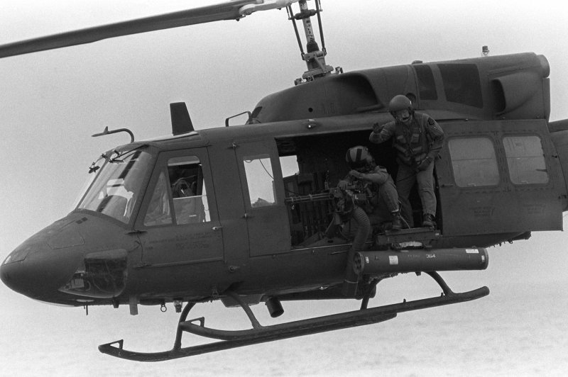 Вертолет uh-1n