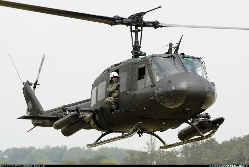 Вертолёт Bell uh-1 Iroquois