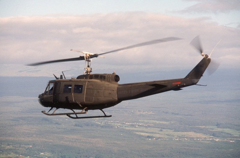 Вертолет ирокез uh-1 Хьюи во Вьетнаме