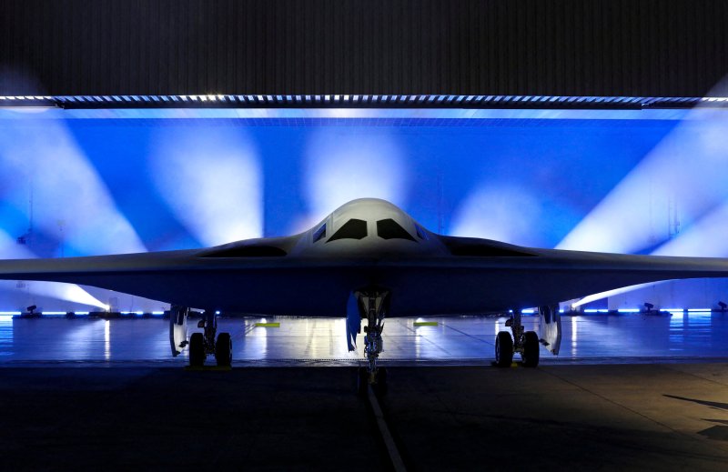 Northrop Grumman b-21 Raider фото