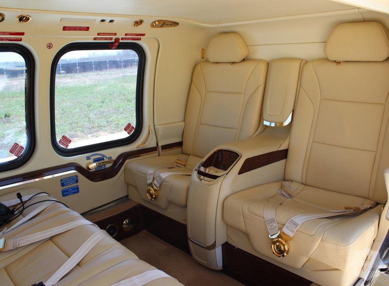 Вертолет Agusta aw109sp внутри