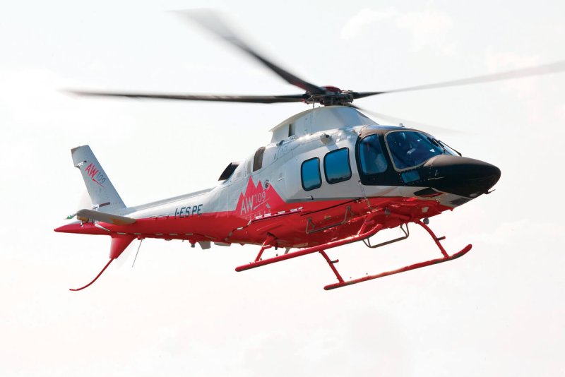 Вертолет Leonardo aw109