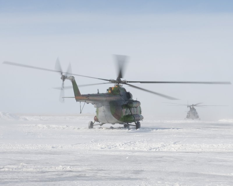 Ми-8 вертолет зима