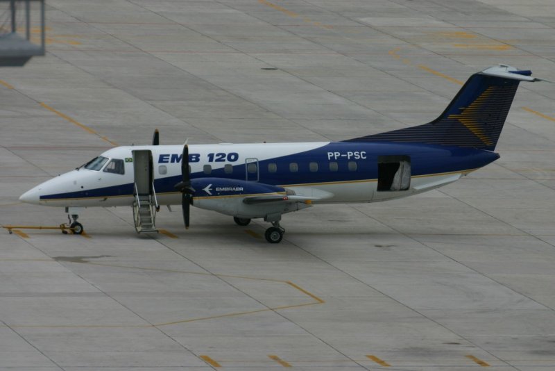 Embraer EMB 120 Brasilia кабина