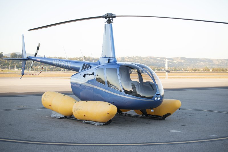 Robinson r44 с поплавками