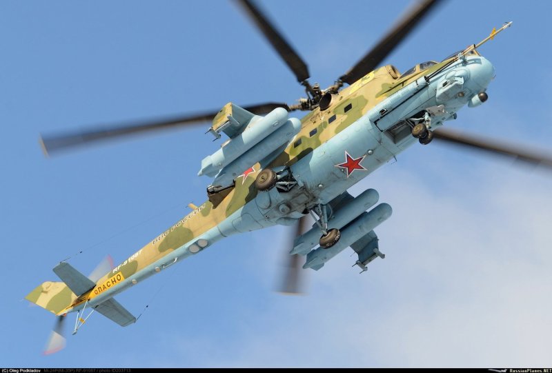 Ми-24 вертолёт снизу