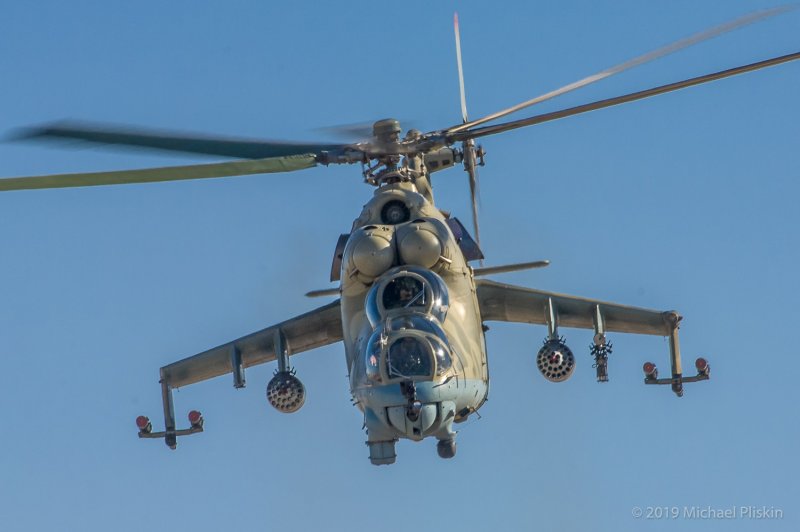 Ми-24 вертолёт вид снизу