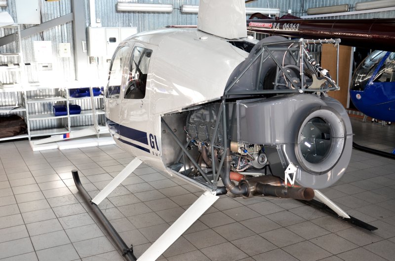 R-44 Робинсон двигатель