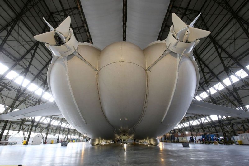 Airship Airlander 10