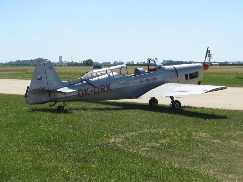 Zlin z-526 вид снизу фото