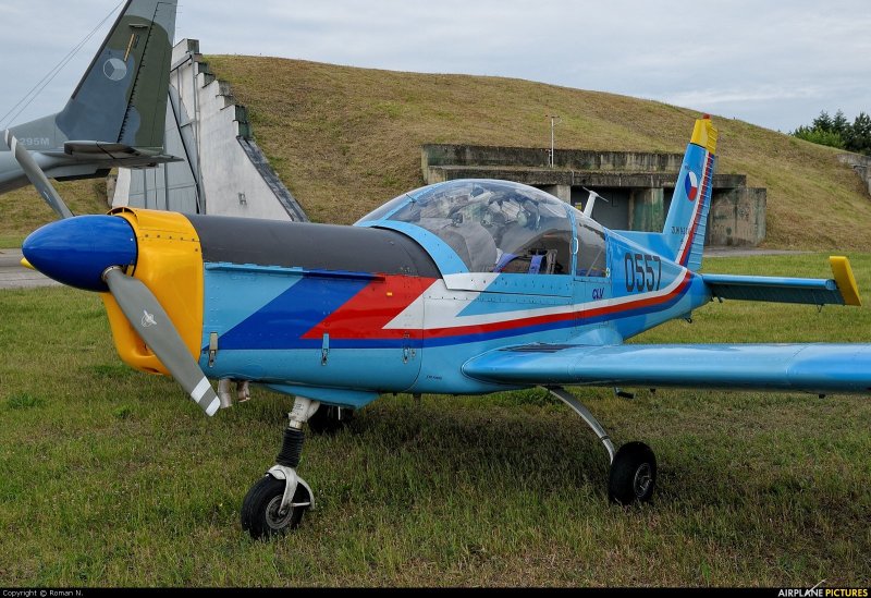 Легкомоторный самолет z 142